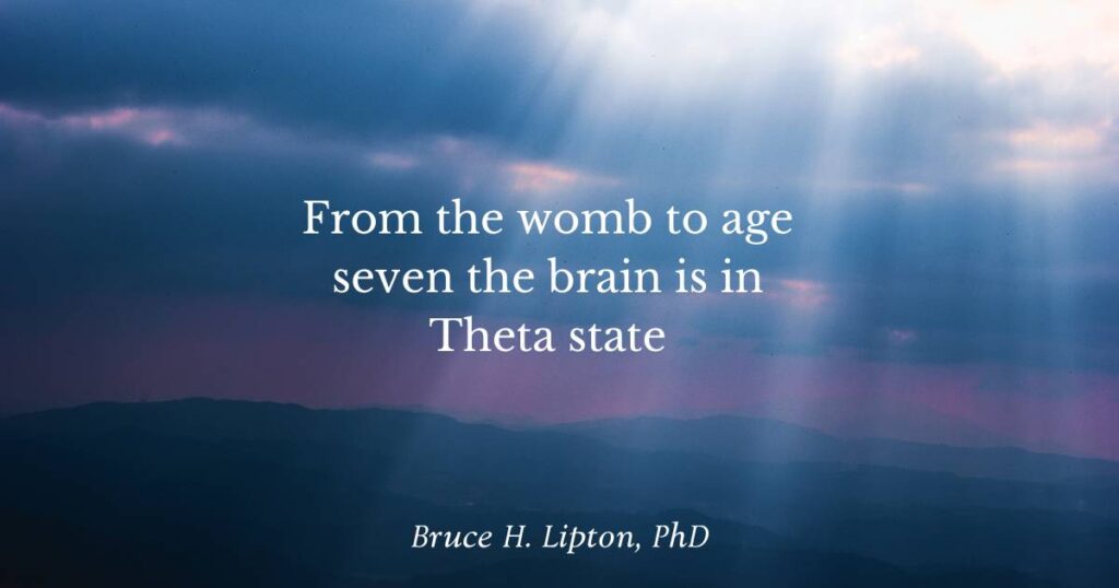 O'r groth i saith oed mae'r ymennydd yn nhalaith Theta - Bruce Lipton PhD